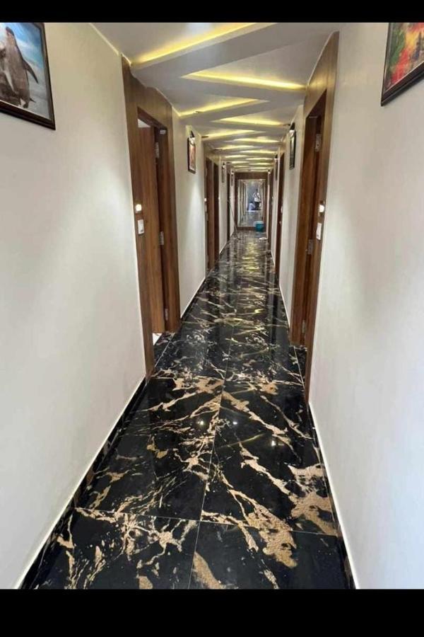 Hotel Paramount Villa 간디나가르 외부 사진