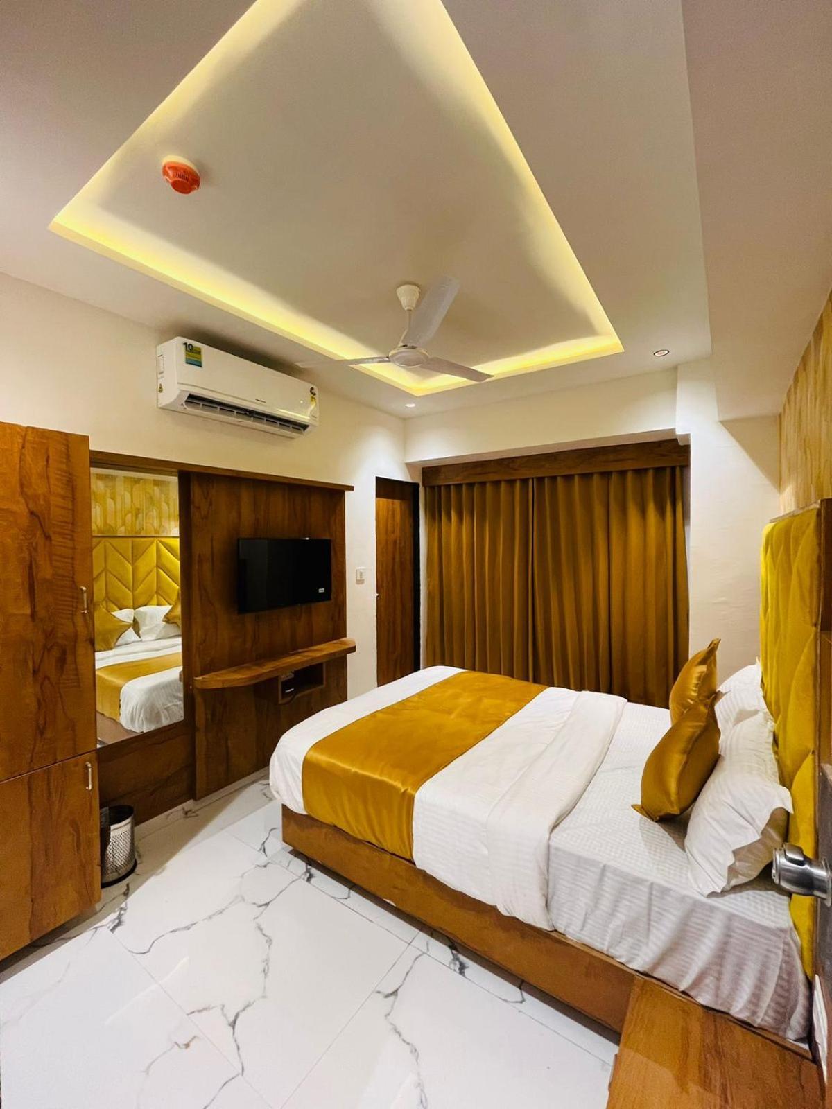 Hotel Paramount Villa 간디나가르 외부 사진