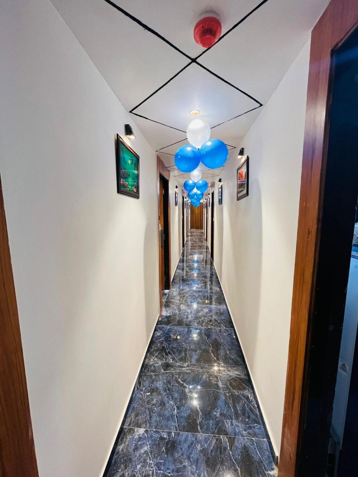Hotel Paramount Villa 간디나가르 외부 사진