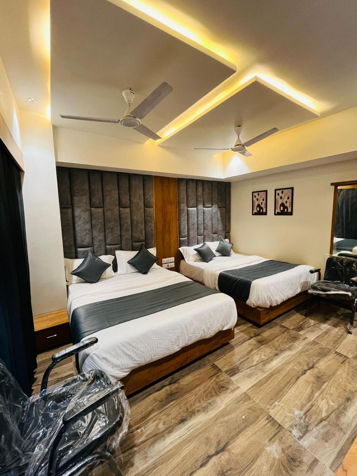 Hotel Paramount Villa 간디나가르 외부 사진