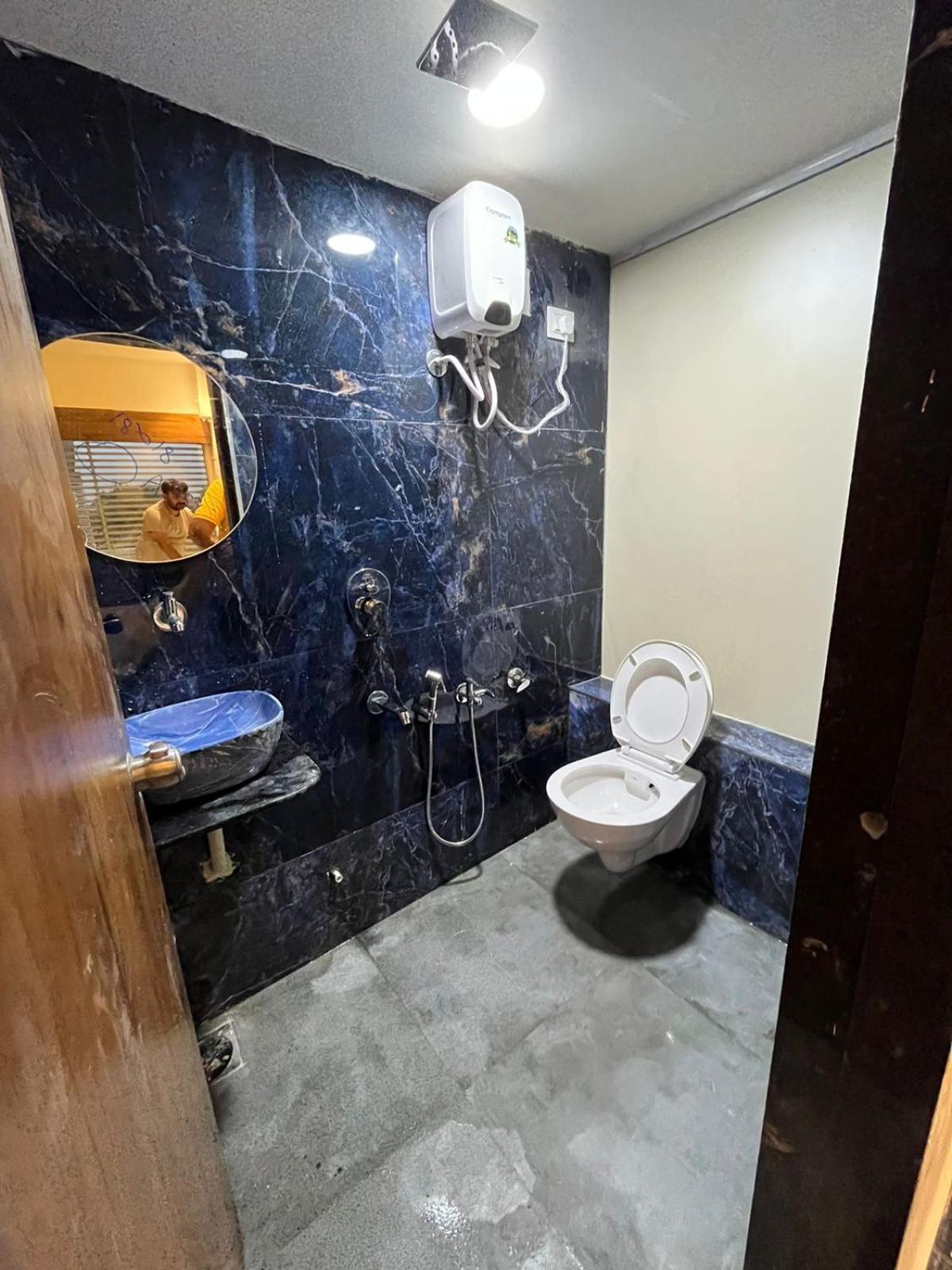 Hotel Paramount Villa 간디나가르 외부 사진